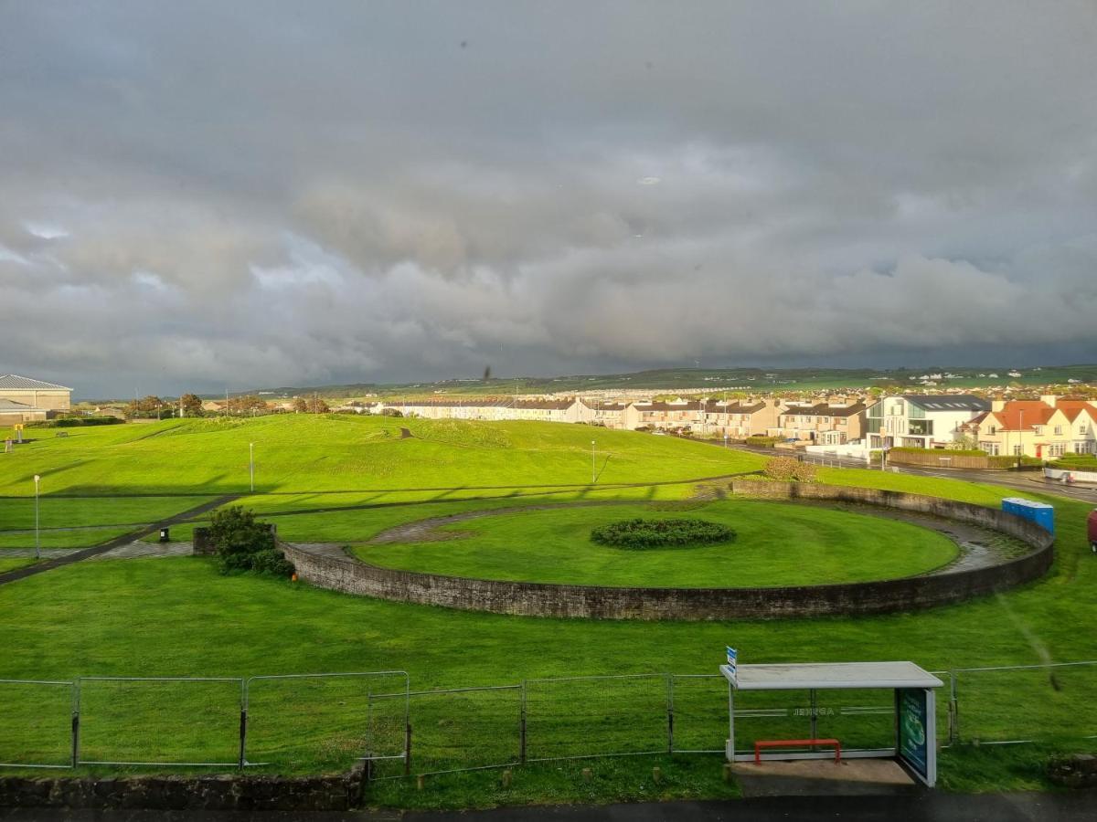 1 West Beach - Dog Friendly - Portrush By The Sea Exterior foto